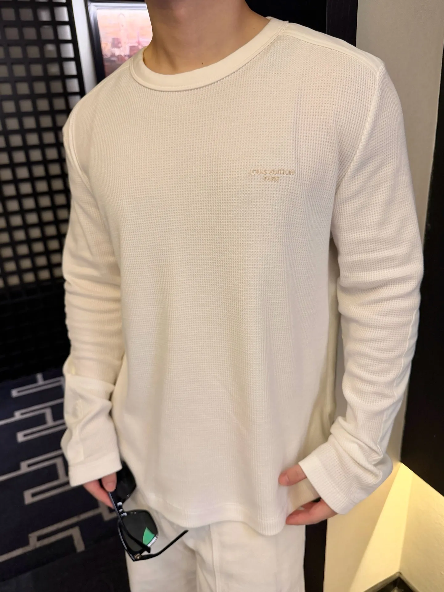 Louis Vuitton/ T